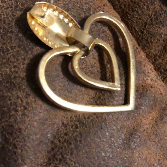 Vintage Heart Earrings - Picture 2 of 3